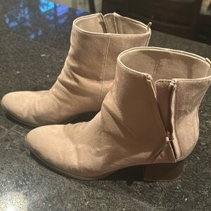 Lightly-Worn Old Navy Sueded Side Zip Ankle Boots in New Taupe-Size 10